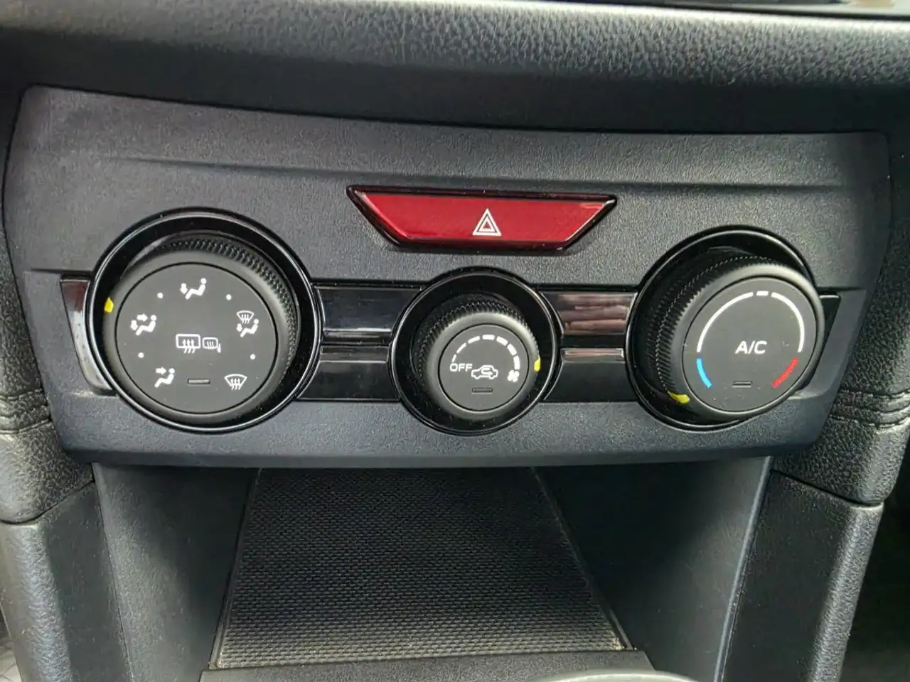 Subaru Impreza снимка Subaru Impreza