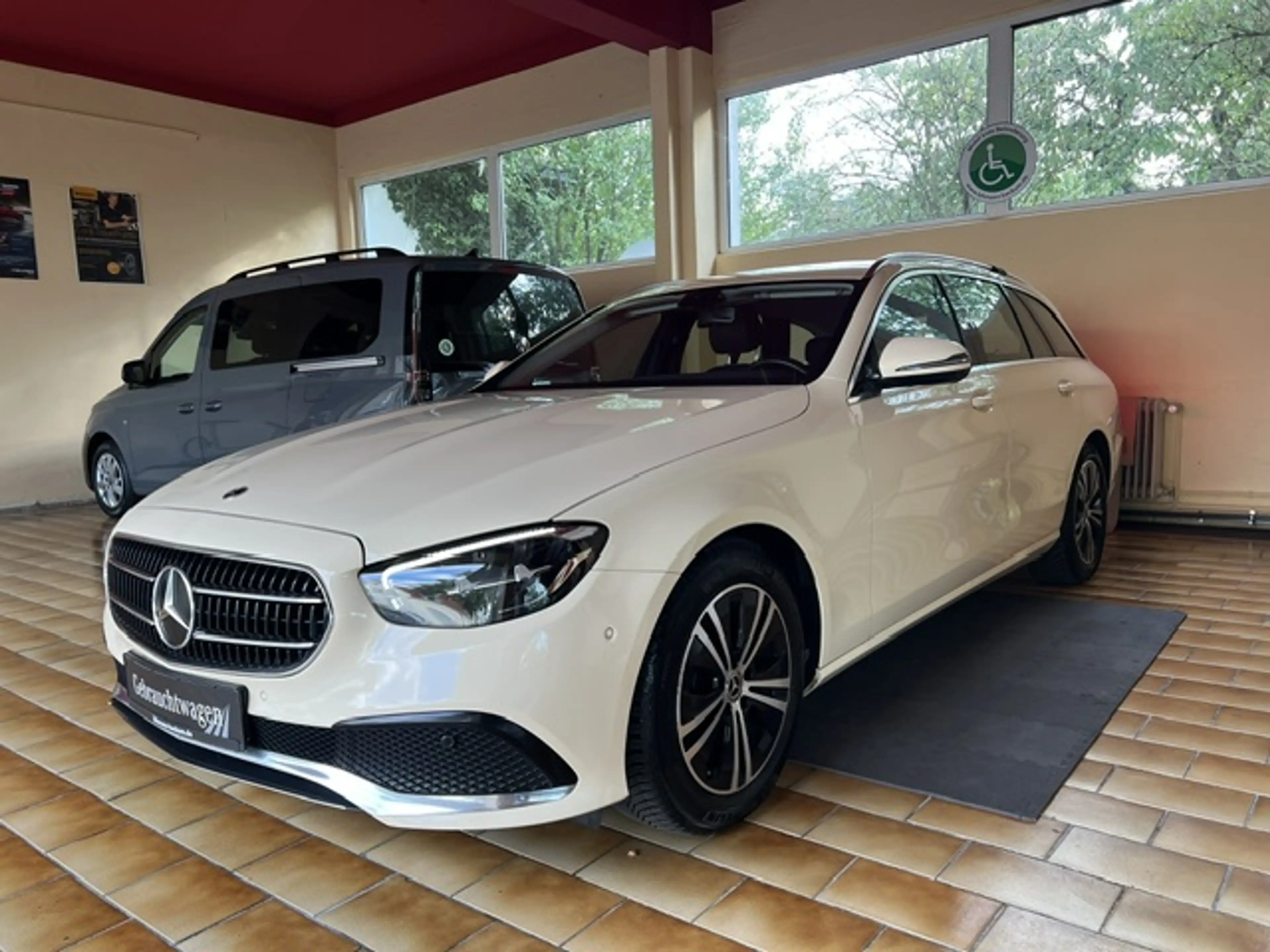 Mercedes-Benz E 200 E 200 T-Mod Kombi Taxi Nav Kam LED Mwst Taxameter 1.Hd — photo 3