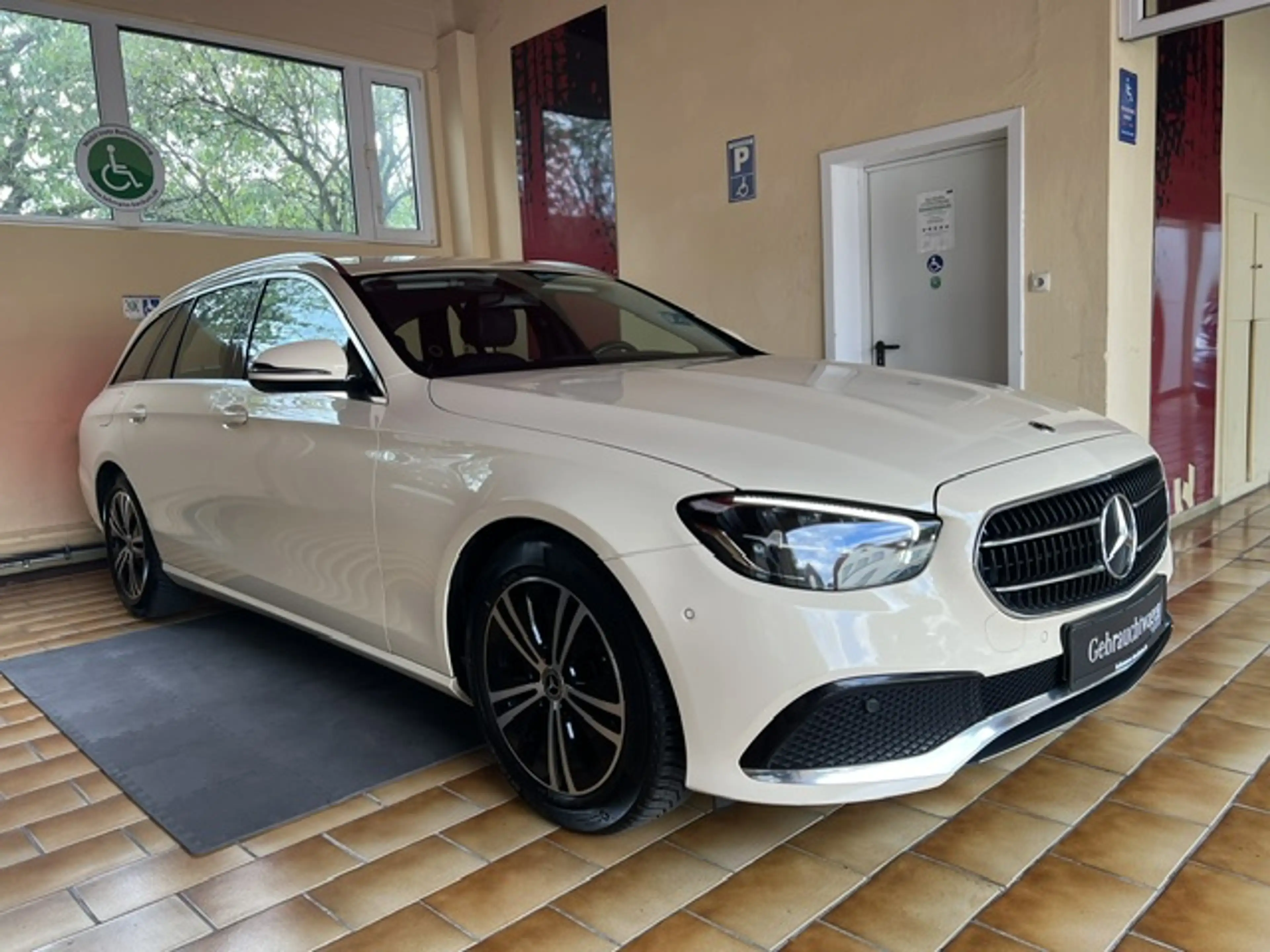Mercedes-Benz E 200 E 200 T-Mod Kombi Taxi Nav Kam LED Mwst Taxameter 1.Hd