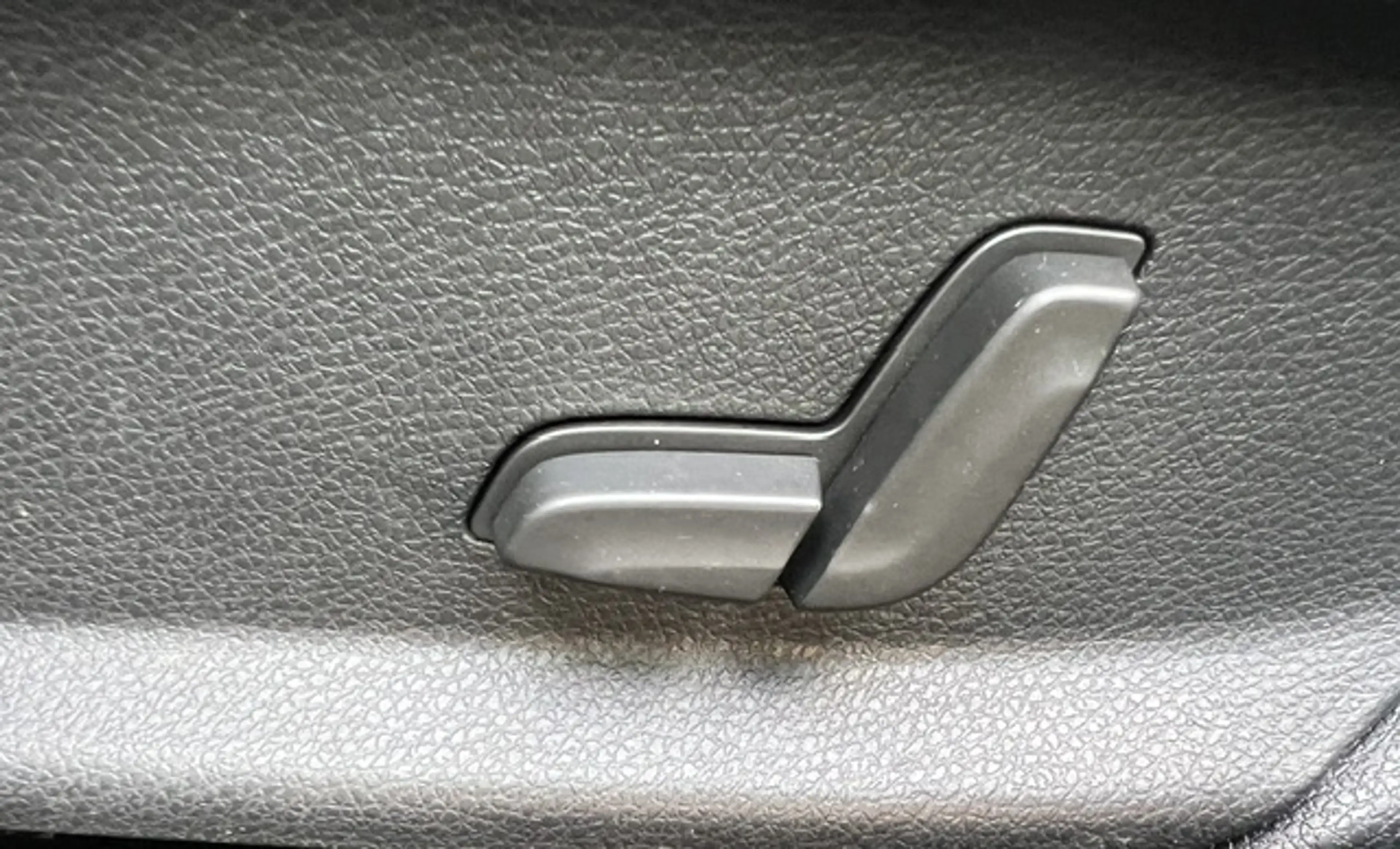 Mercedes-Benz E 200 E 200 T-Mod Kombi Taxi Nav Kam LED Mwst Taxameter 1.Hd — photo 10