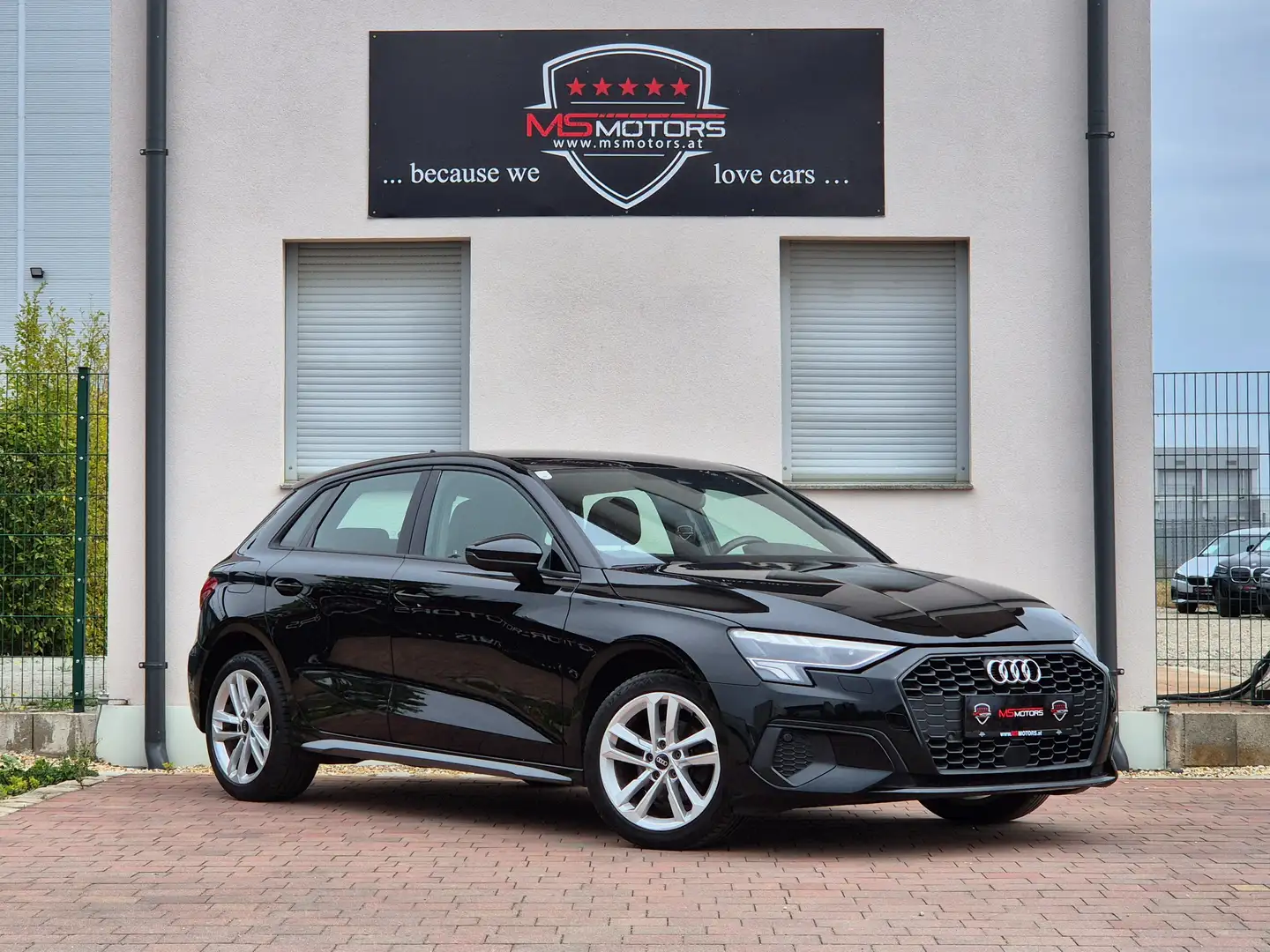 Audi A3 30 TFSI intense S-tronic*ACC ASSIST*CAR PLAY*KRED Schwarz - 1