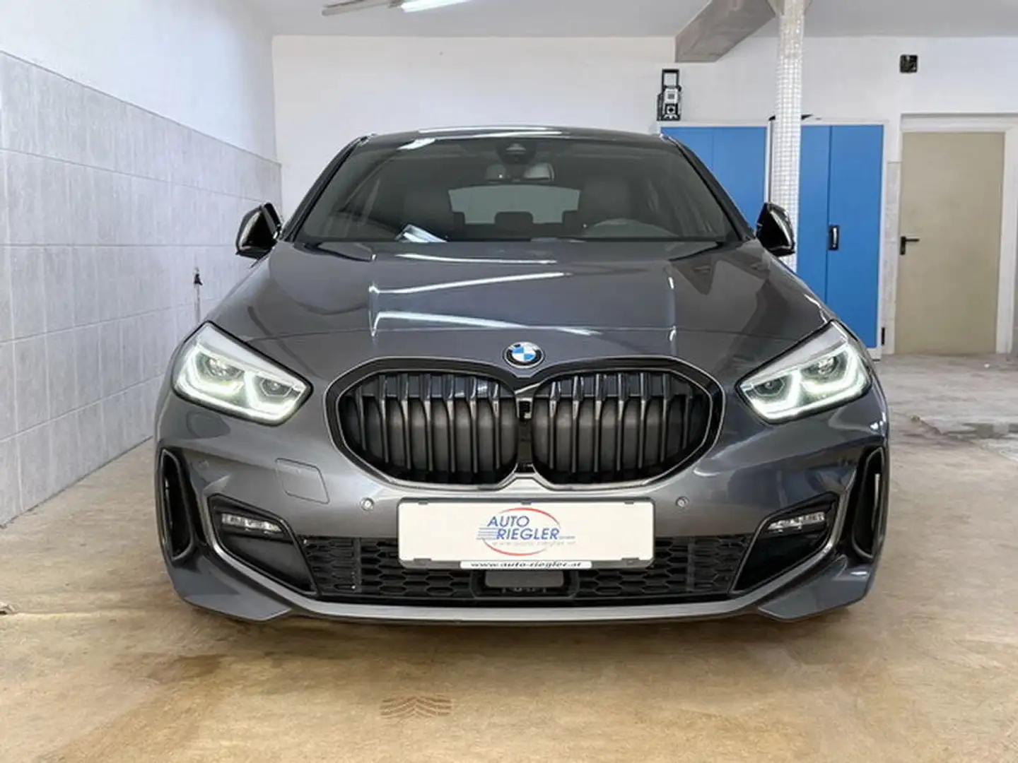 BMW 116 d M Sport ''LED-Navi-Sportsitze-Kamera-Alu17'' Grau - 2