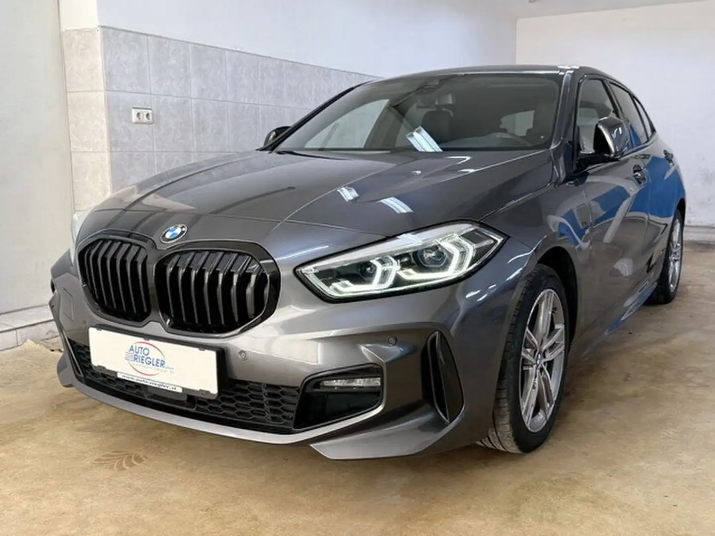 BMW 116 d M Sport ''LED-Navi-Sportsitze-Kamera-Alu17'' Grau - 1