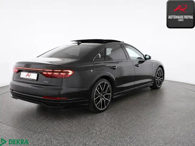 Audi A8 view 4
