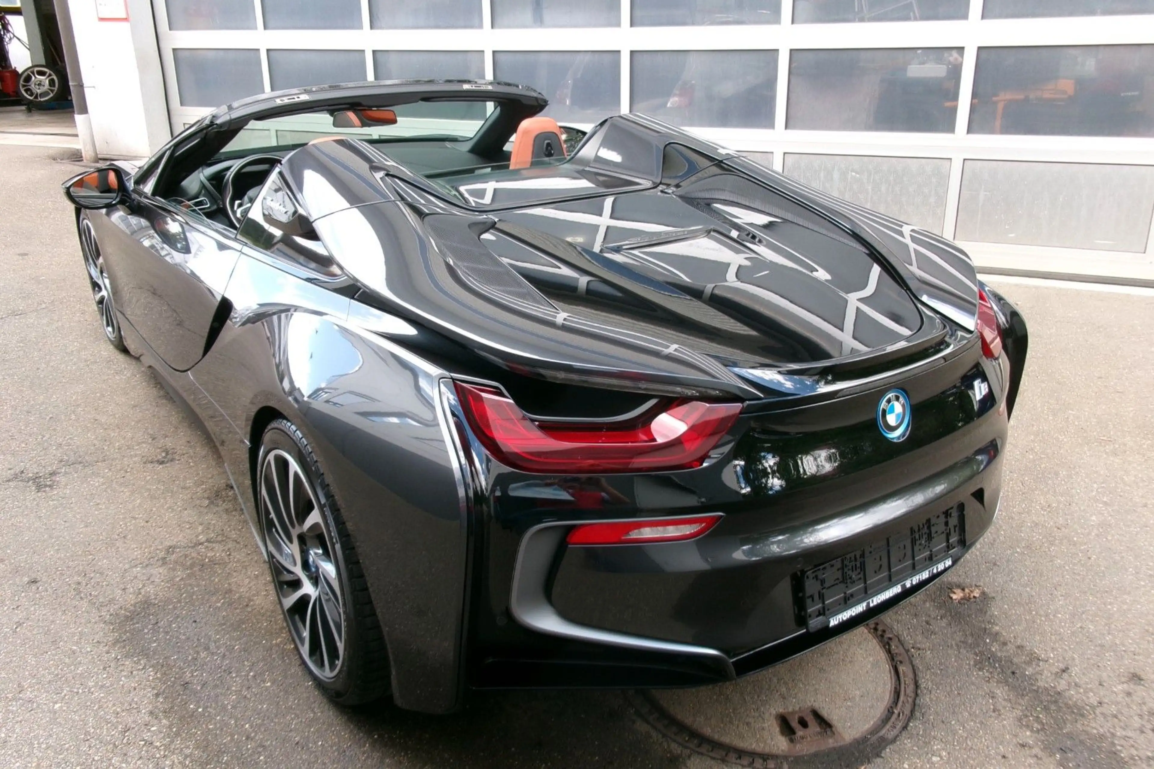 BMW i8 Roadster — photo 11