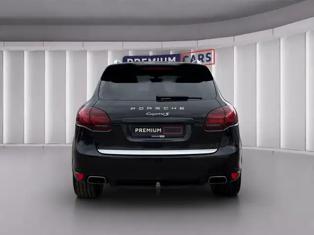 Porsche Cayenne view 4