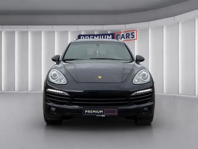 Porsche Cayenne view 8