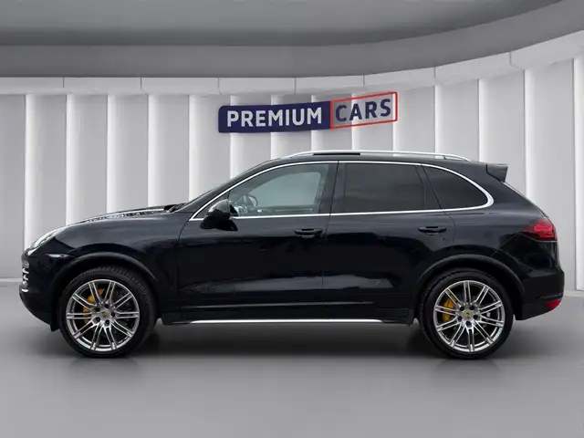 Porsche Cayenne view 2