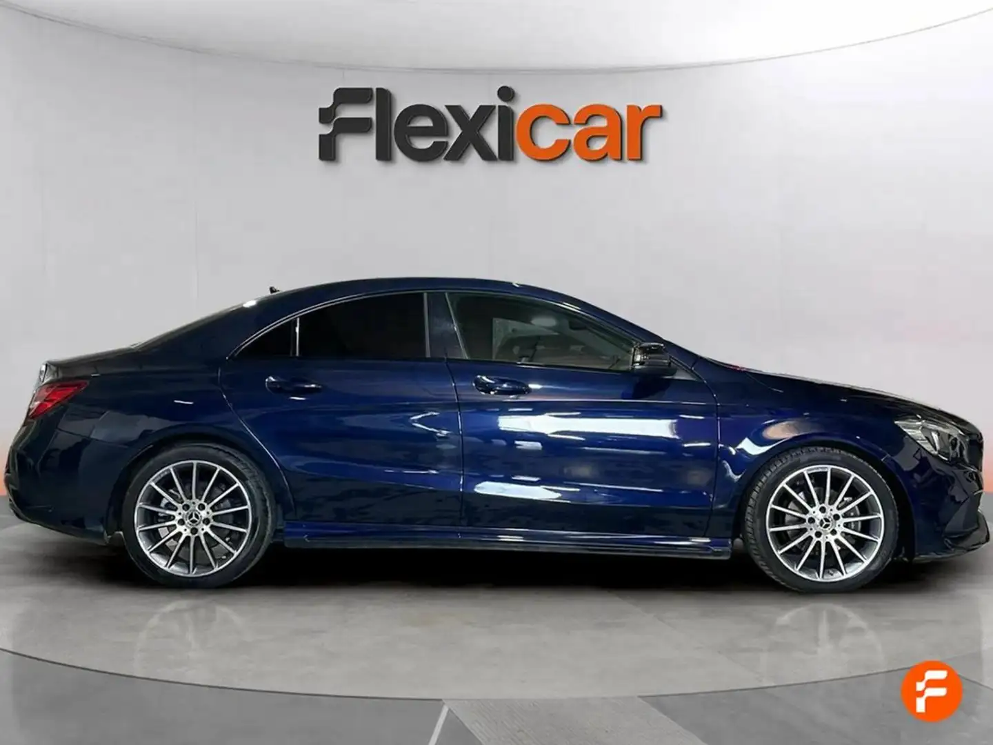 Mercedes-Benz CLA 200 d Bleu - 2