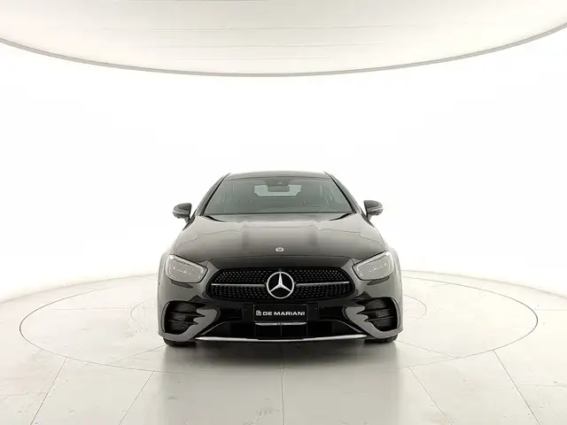 Mercedes-Benz 220 view 9