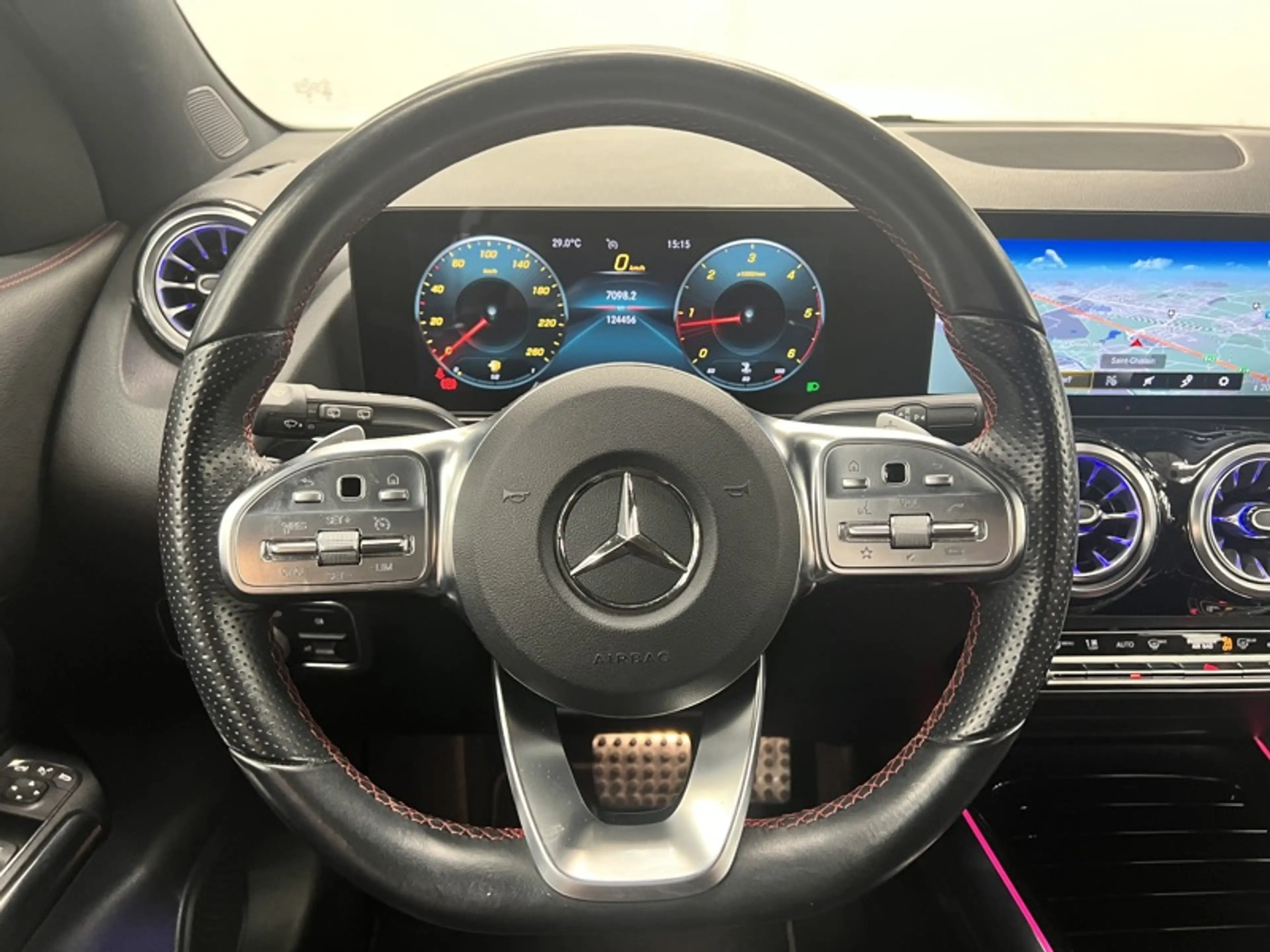 Mercedes-Benz GLA 220 d 4MATIC AMG Pack Night — photo 3