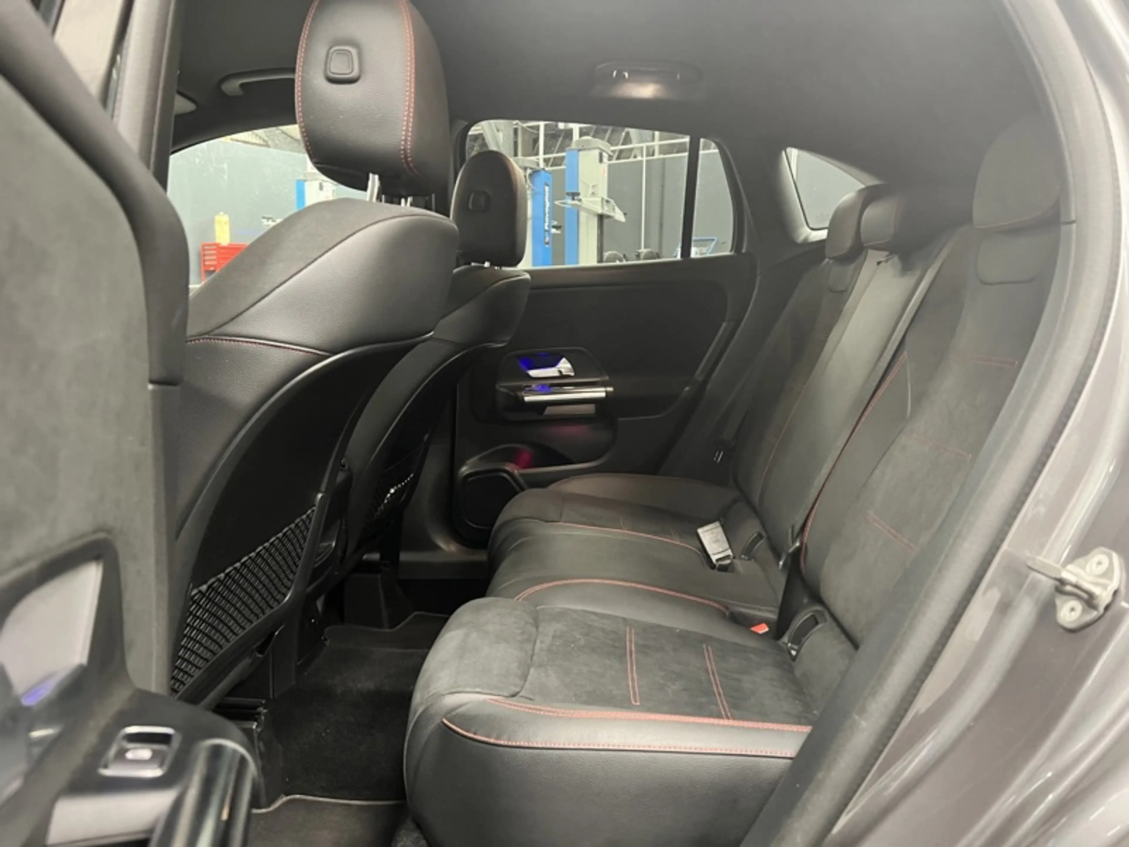Mercedes-Benz GLA 220 d 4MATIC AMG Pack Night — photo 11