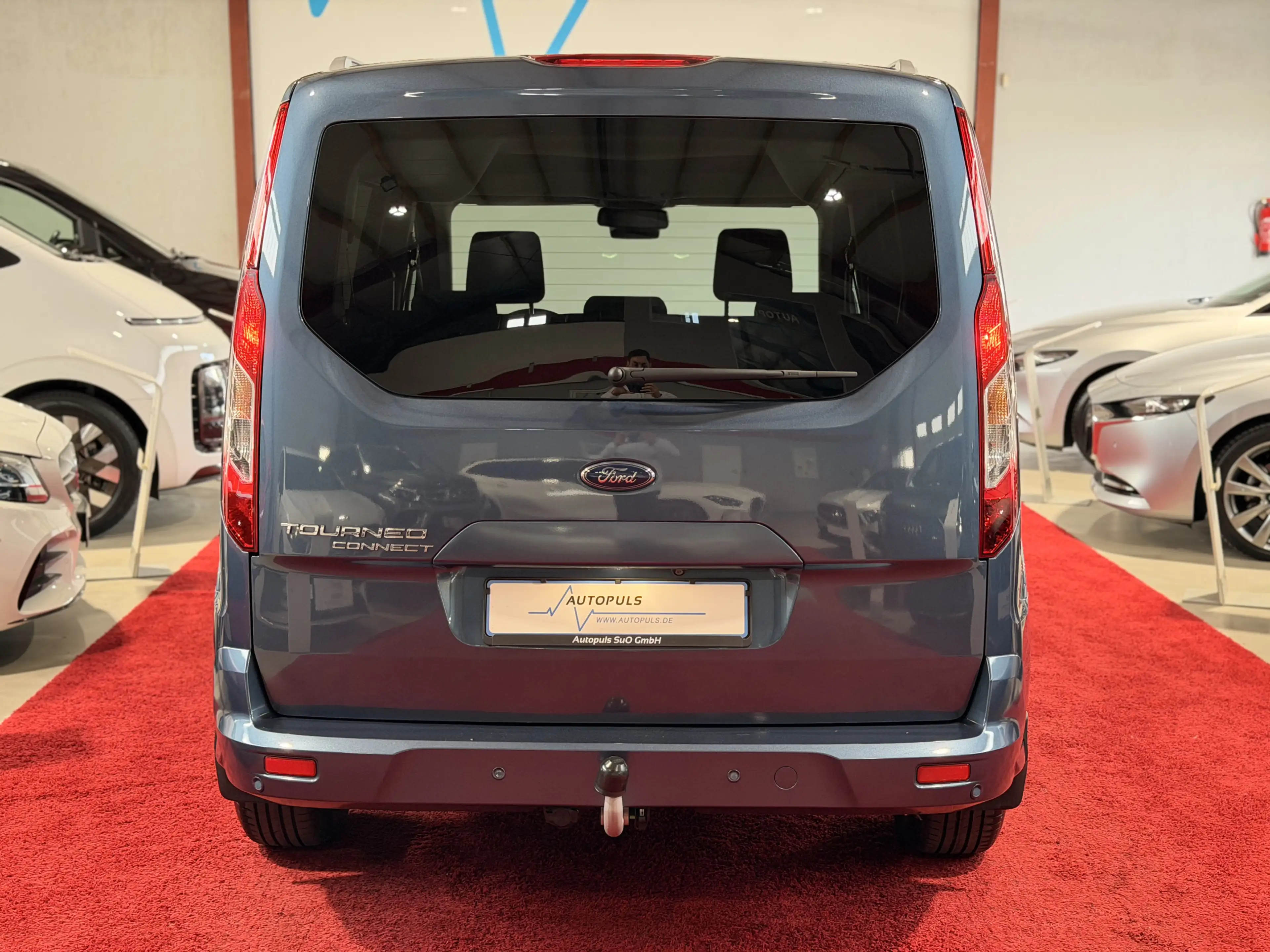 Ford Tourneo Connect Titanium*PANO*LED*CARPLAY*AHK — photo 8