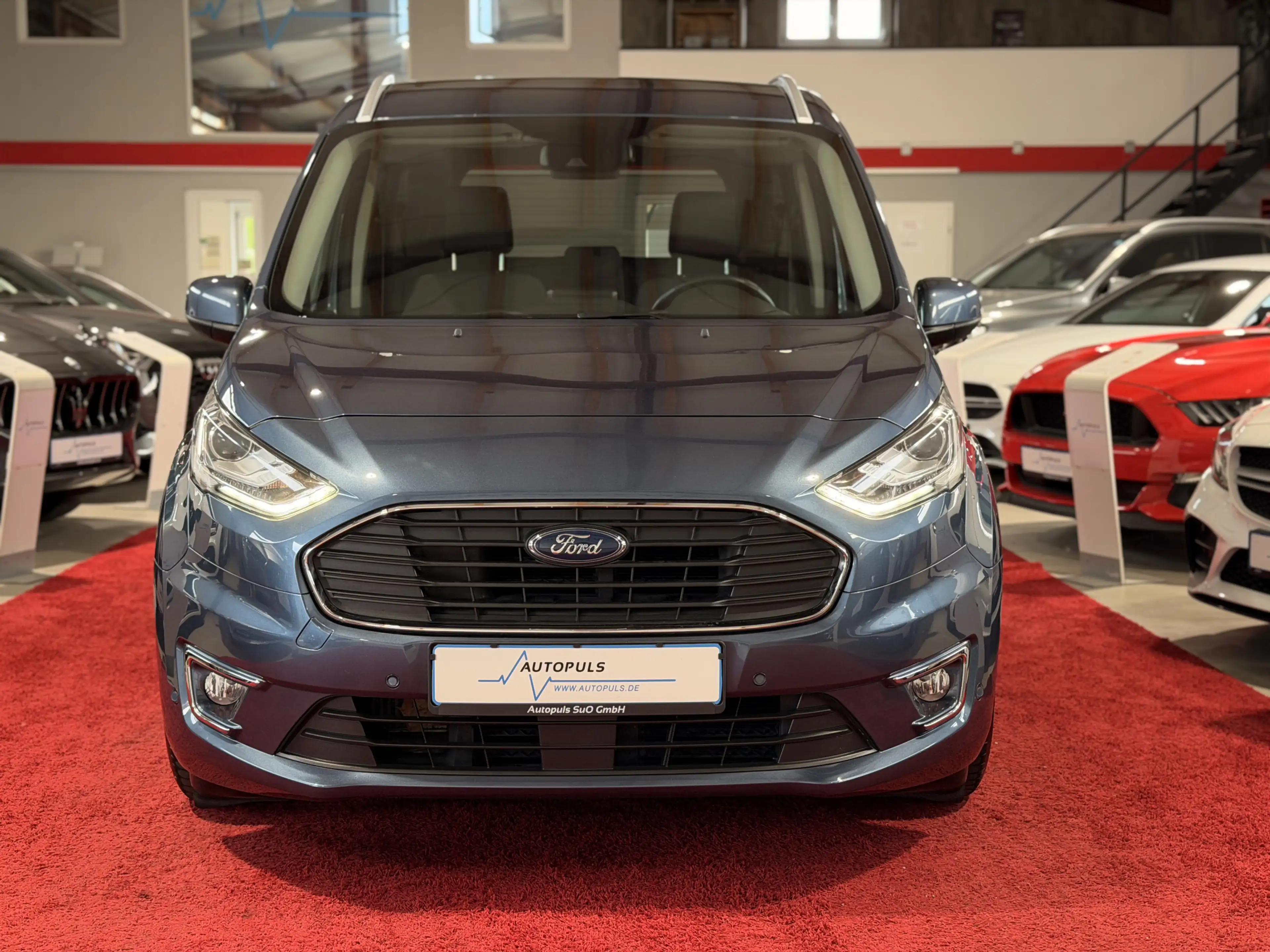 Ford Tourneo Connect Titanium*PANO*LED*CARPLAY*AHK — photo 5