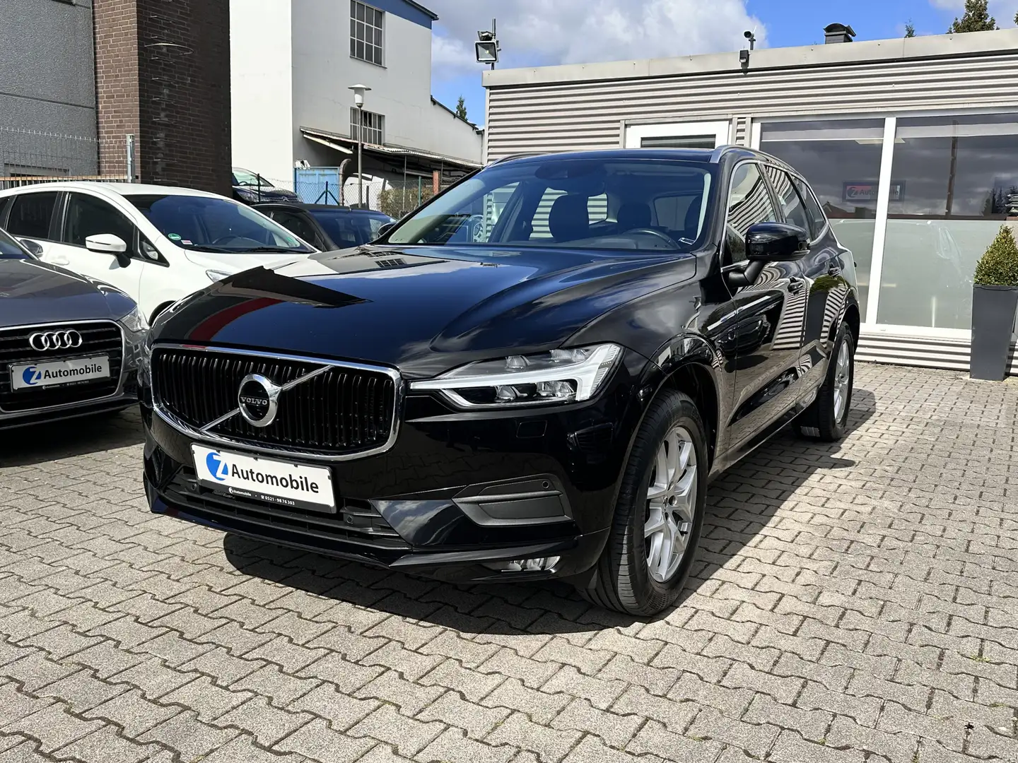 Volvo XC60 Momentum Pro AWD - 2
