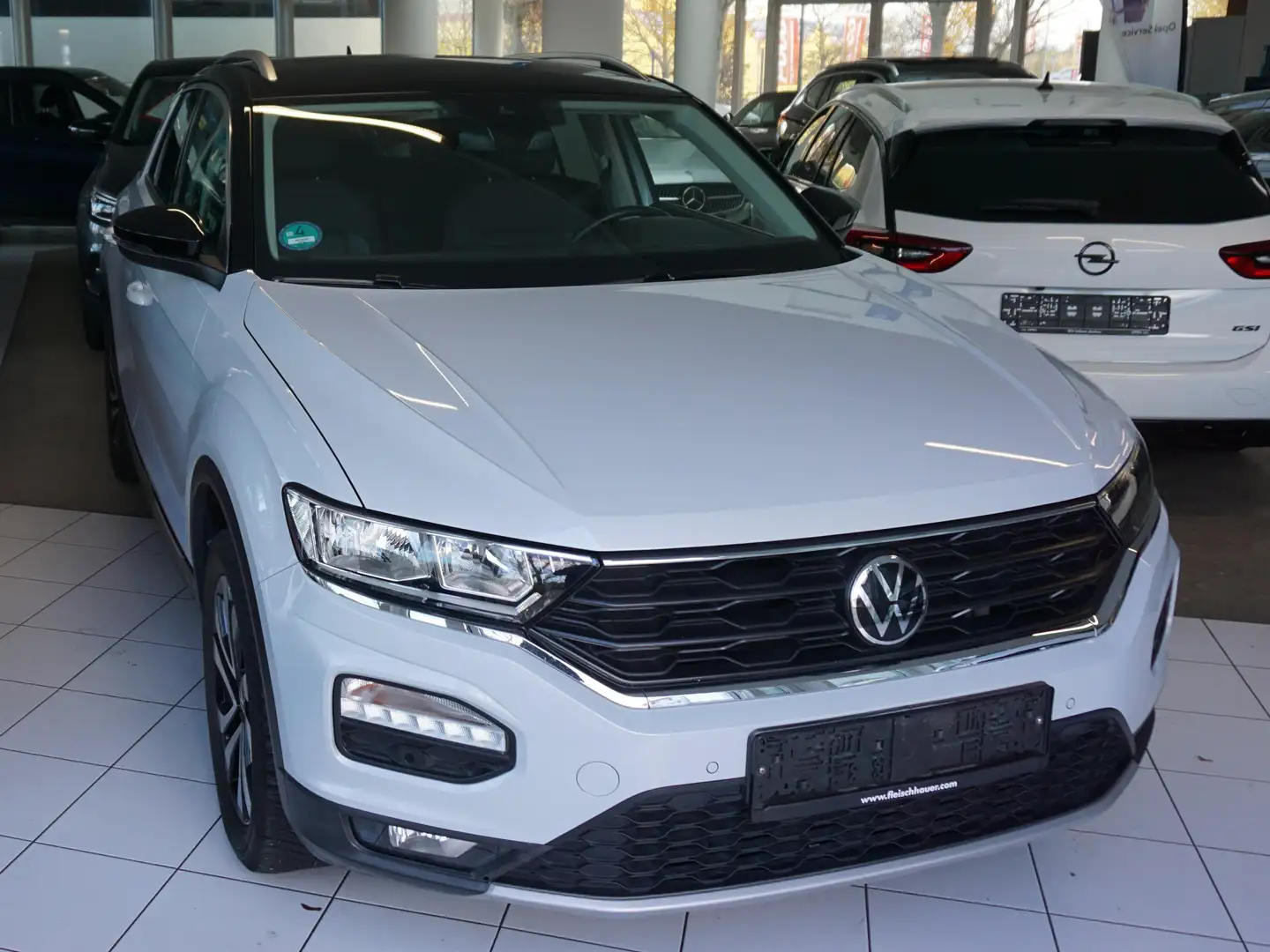 Volkswagen T-Roc Active Grijs - 1