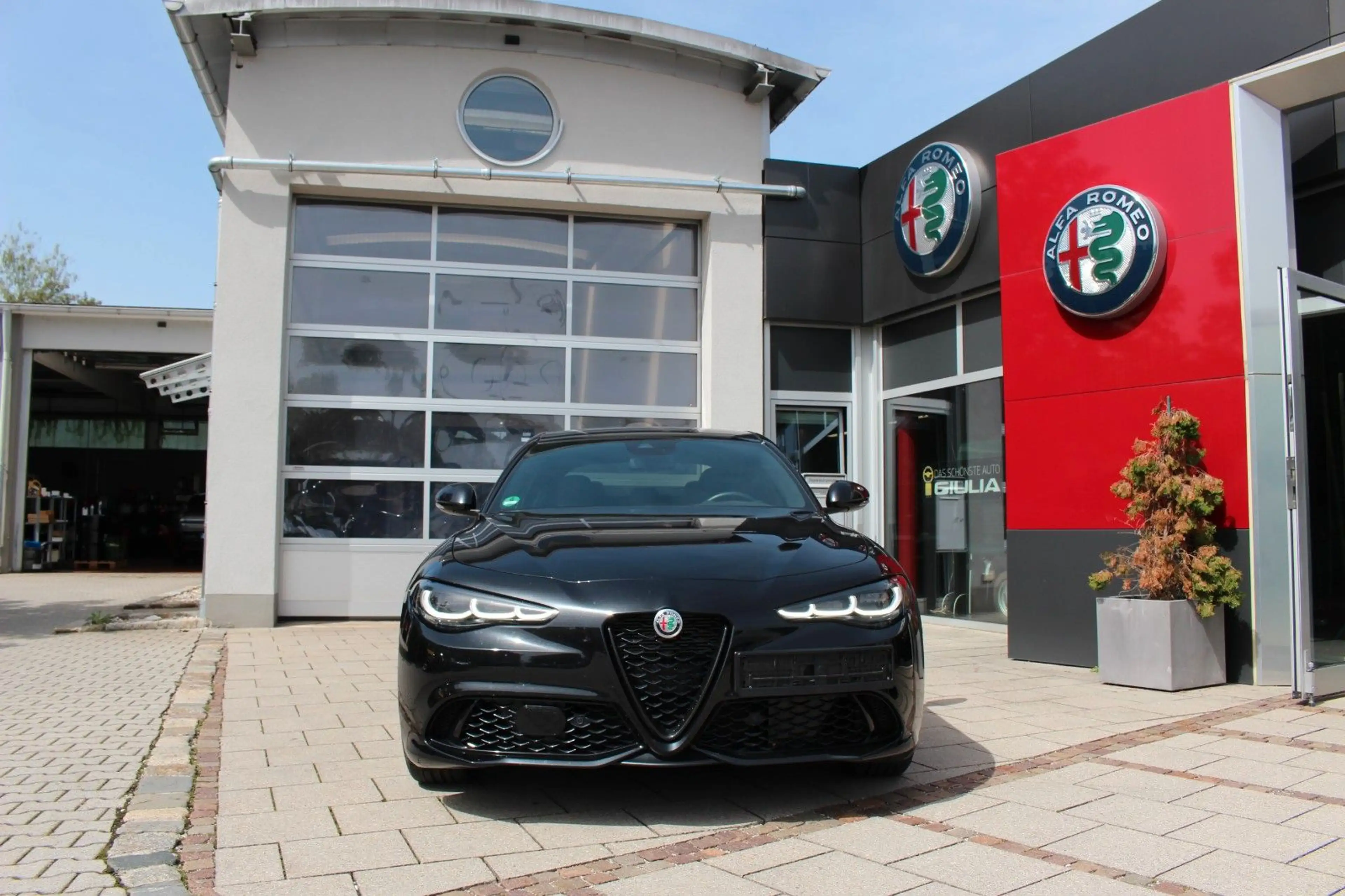 Alfa Romeo Giulia Competizione Q4 Matrix Garantie 11.27 — photo 2