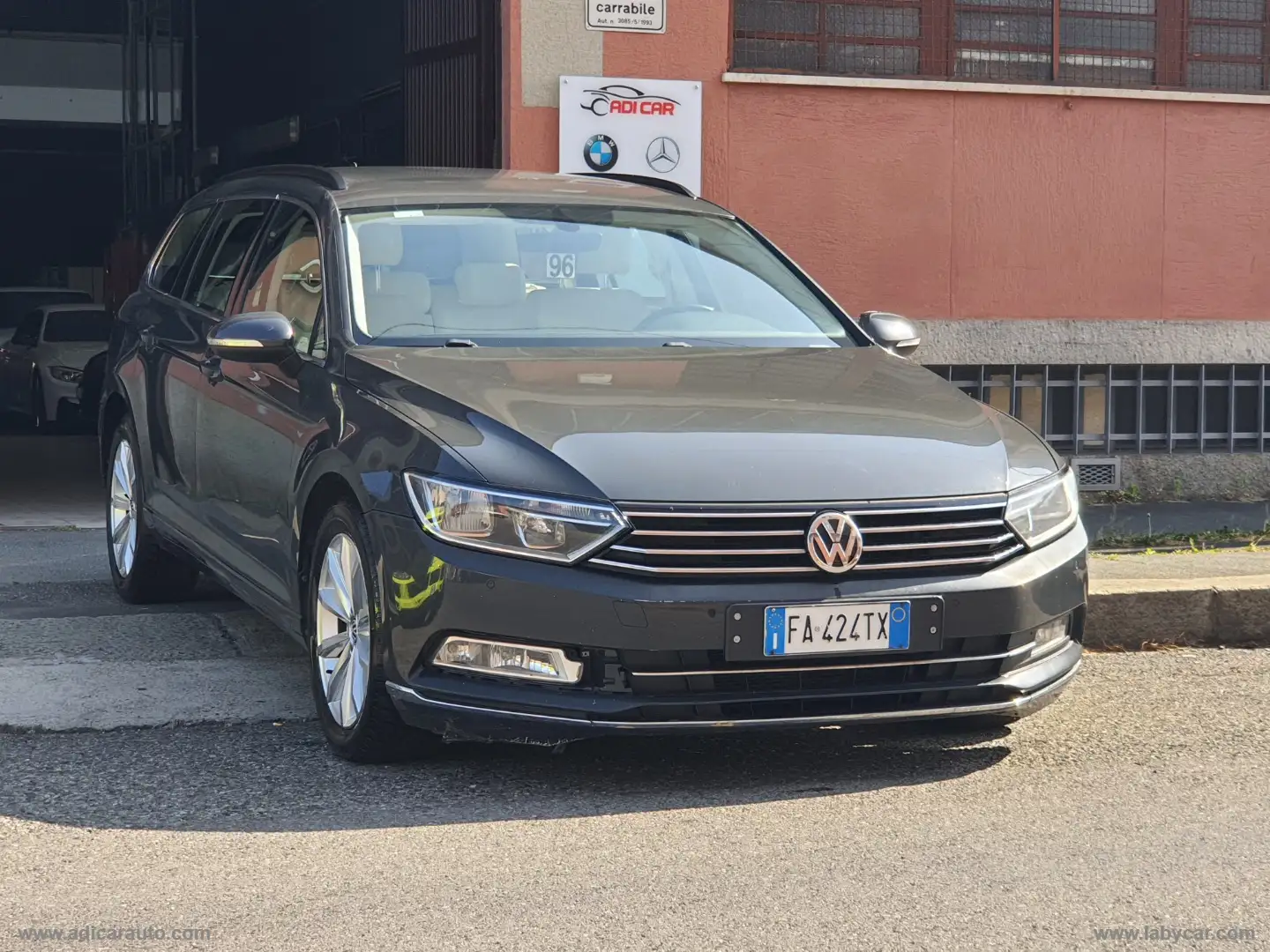 Volkswagen Passat Var. 1.6 TDI DSG Grigio - 1