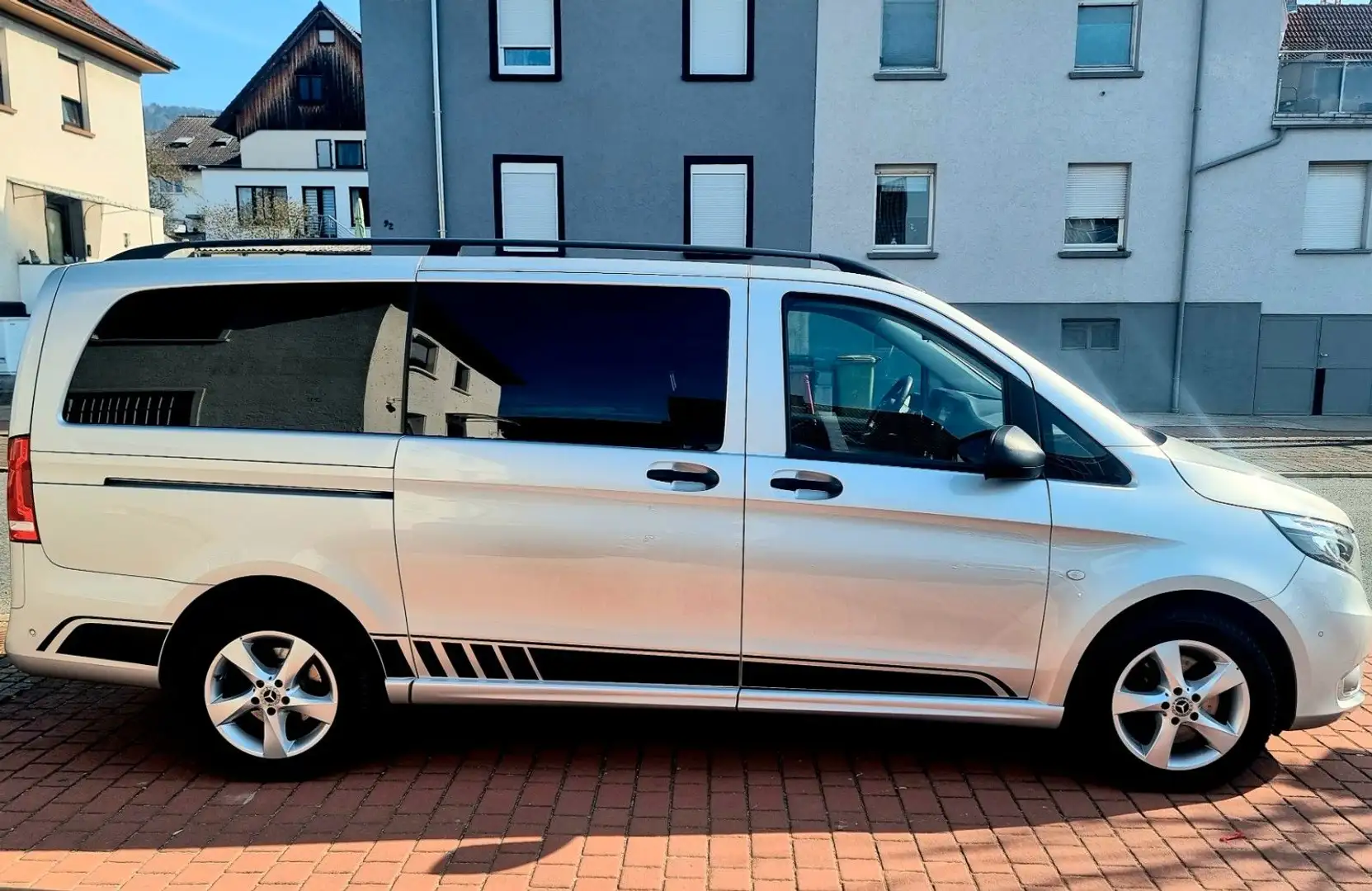 Mercedes-Benz Vito Mixto 119 4MATIC 1Hd Standhzg 2Schtüre Plateado - 2