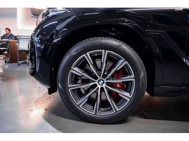 BMW X6 view 25