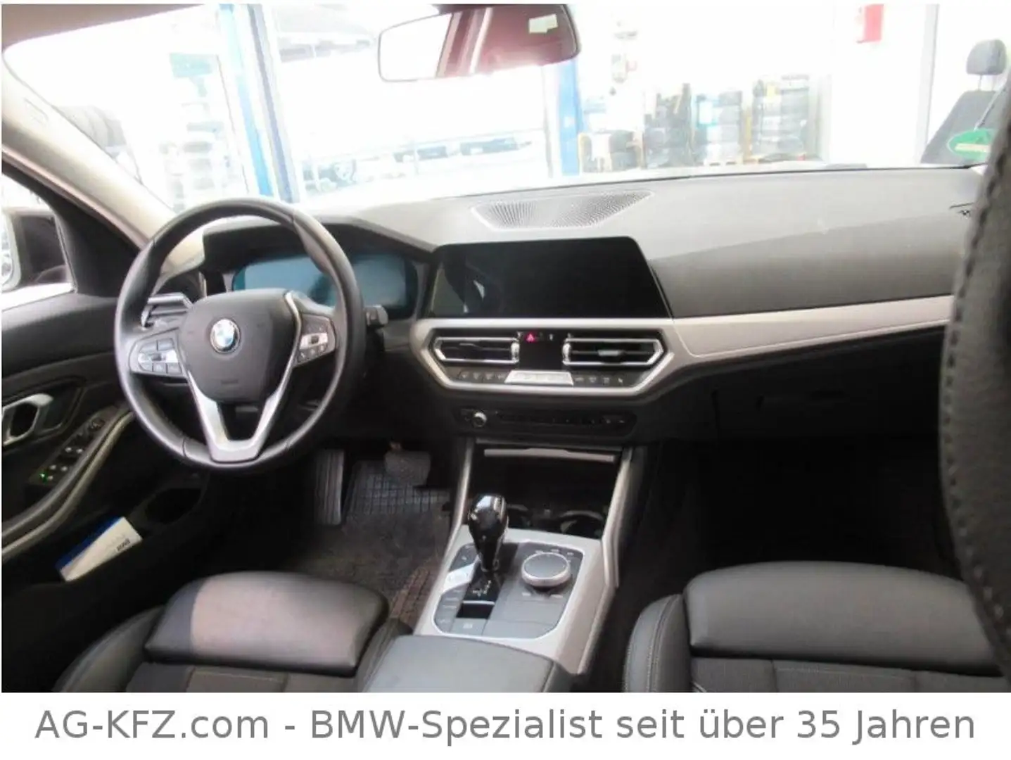 BMW 318 d DigTacho/SPUR/CAM/KeyGO/ACC/NaviProf/Leder Schwarz - 2