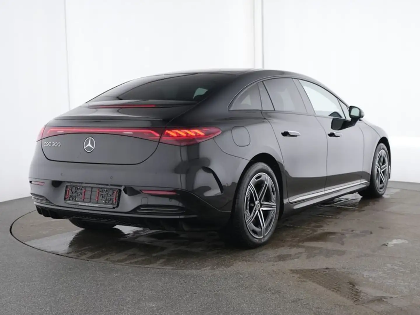 Mercedes-Benz EQE 300 AMG Multikontur HA10 Sitzklima HUD 360° Schwarz - 2