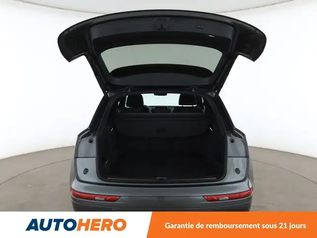 Audi Q5 view 16
