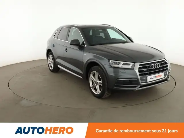 Audi Q5 view 8