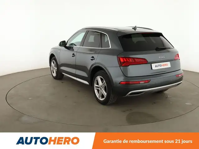 Audi Q5 view 4