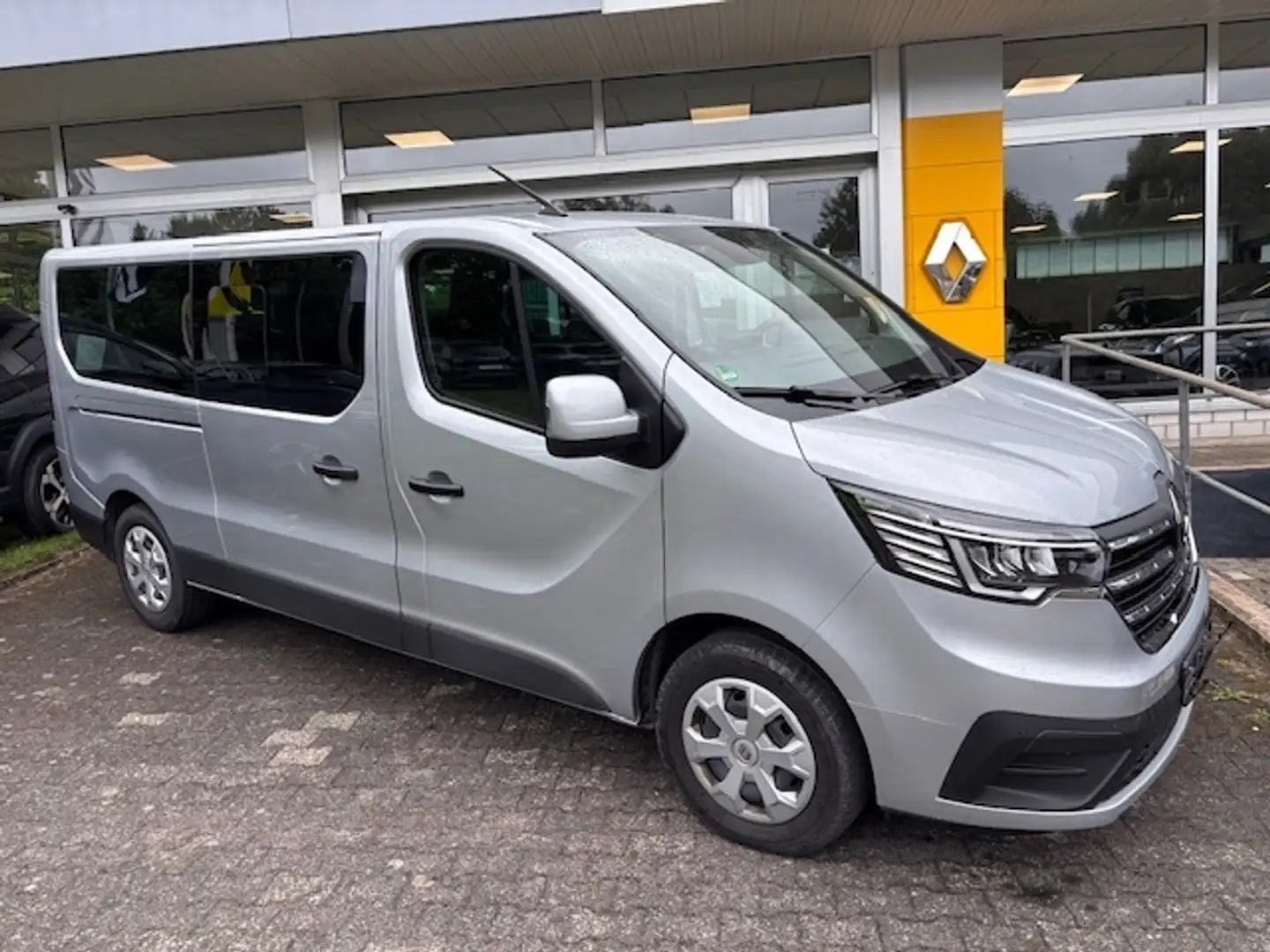 Renault Trafic III Grand Life Blue dCi 150 8 Sitzer Gri - 1