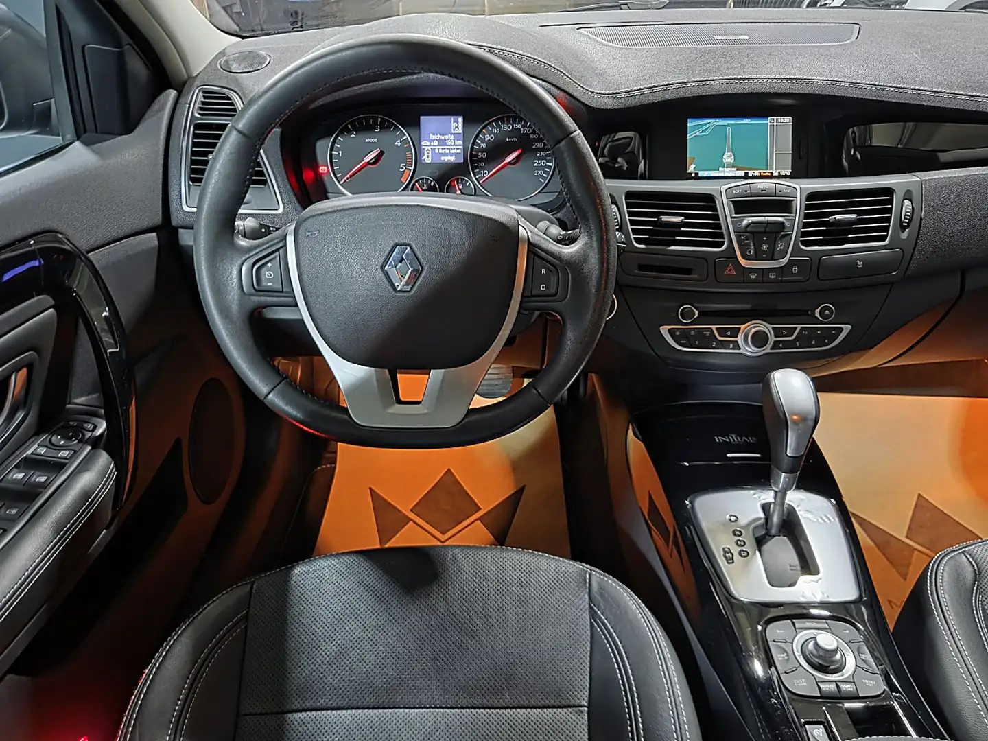 Renault Laguna Grandtour Initiale 2,0 dCi 175 DPF Aut. Schwarz - 2