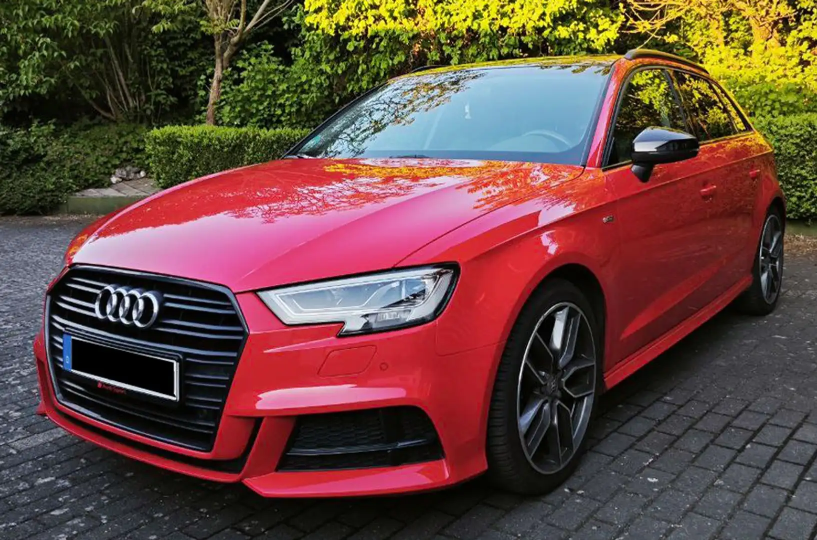 Audi A3 Sportback sport 35 TFSI S Line Panorama Rot - 1