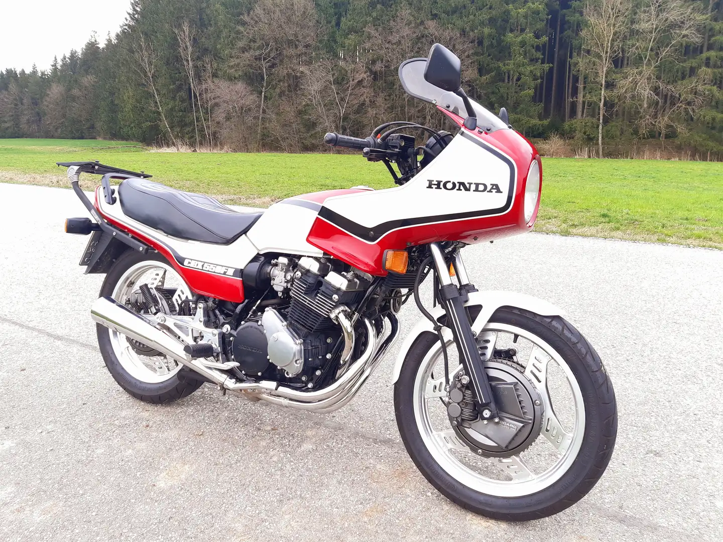 Honda CBX 550 F2 Rouge - 1