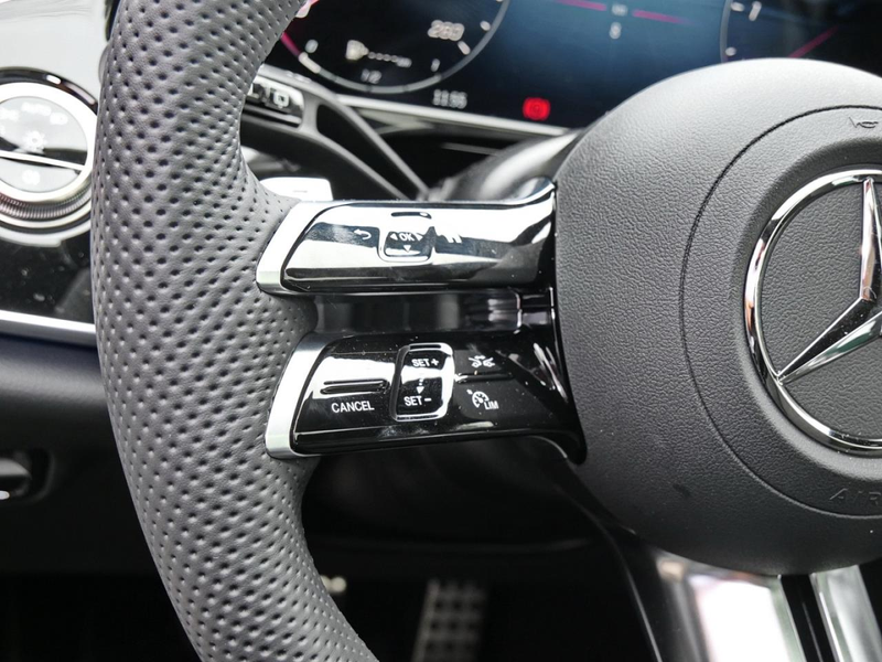 Mercedes-Benz E 450 d 4MATIC T-Modell AMG Night Panorama 360° — photo 9