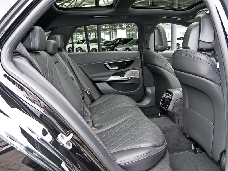Mercedes-Benz E 450 d 4MATIC T-Modell AMG Night Panorama 360° — photo 10