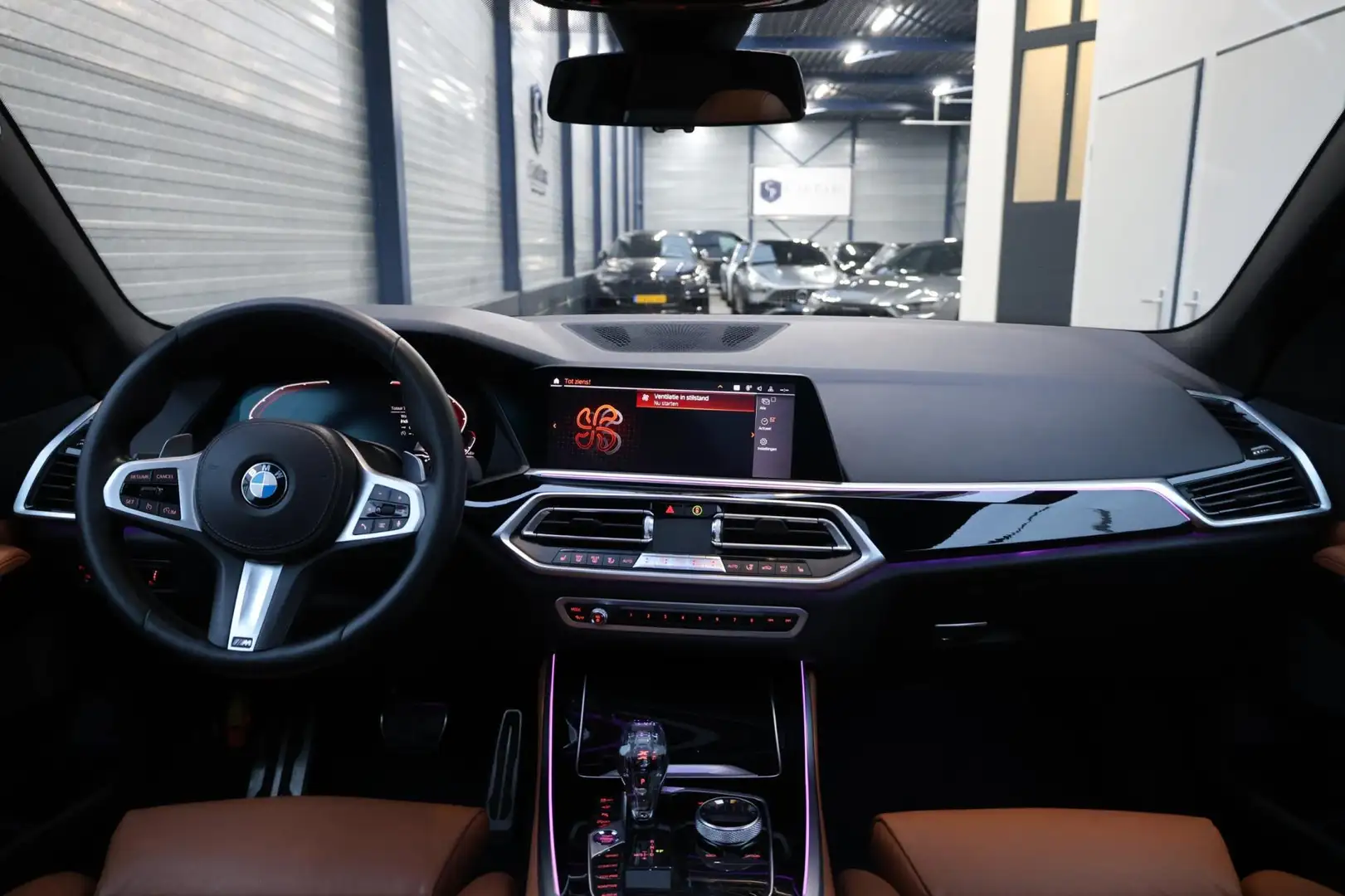 BMW X5 XDrive30d M-sport LED/VIRTUAL/SFEER/LUCHT/PANO/LEE Zwart - 2