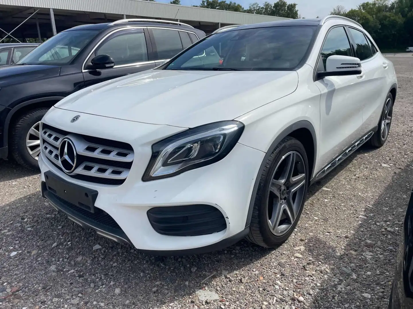 Mercedes-Benz GLA 180 GLA 180 AMG Line - 1