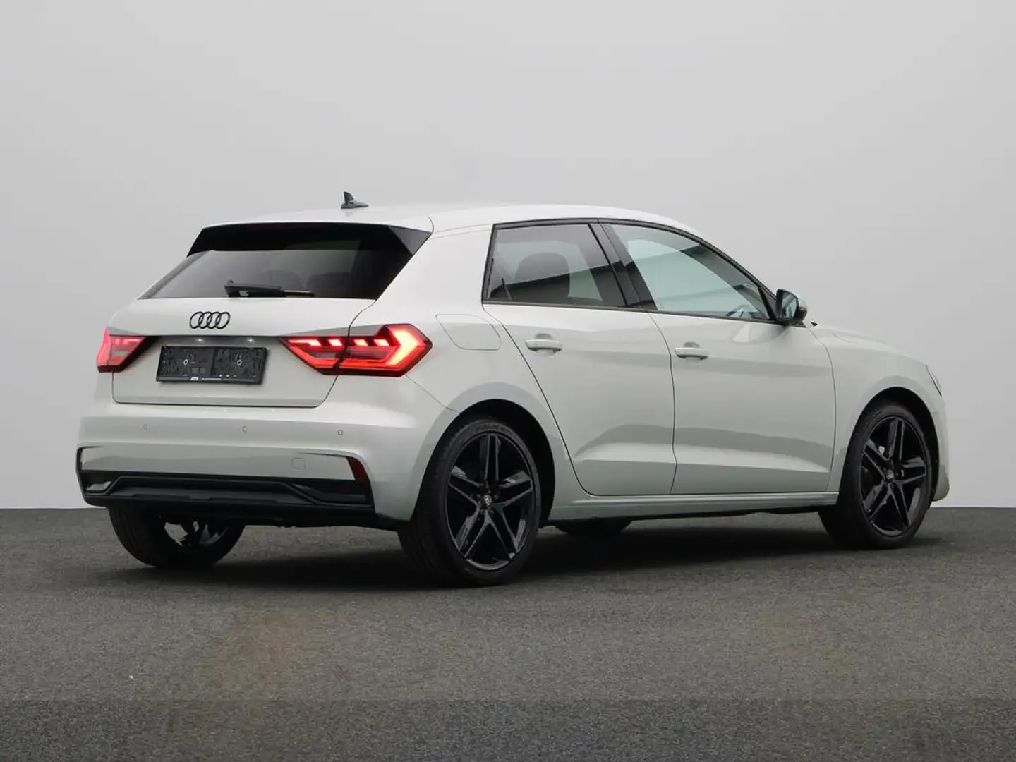 Audi A1 Sportback 25 TFSI 95 PK S-TRONIC AUTOMAAT Šedá - 2