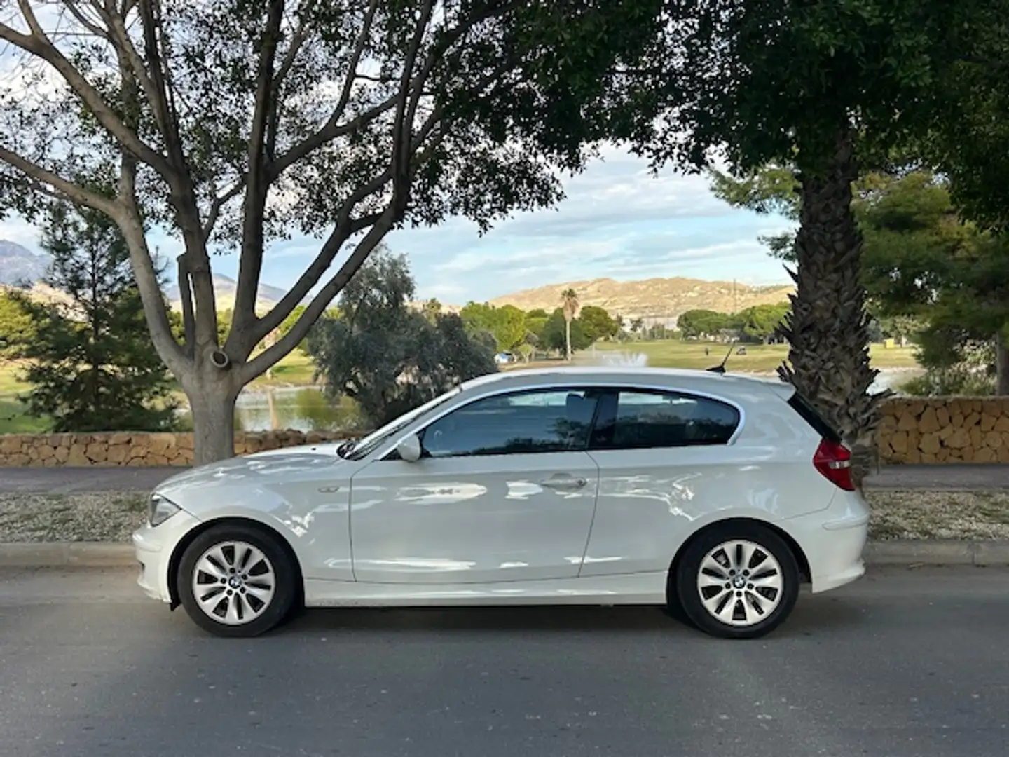 BMW 120 120i Weiß - 2