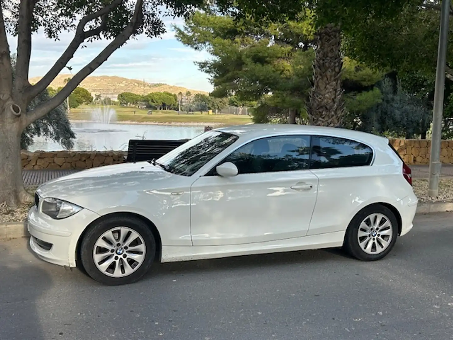 BMW 120 120i Weiß - 1