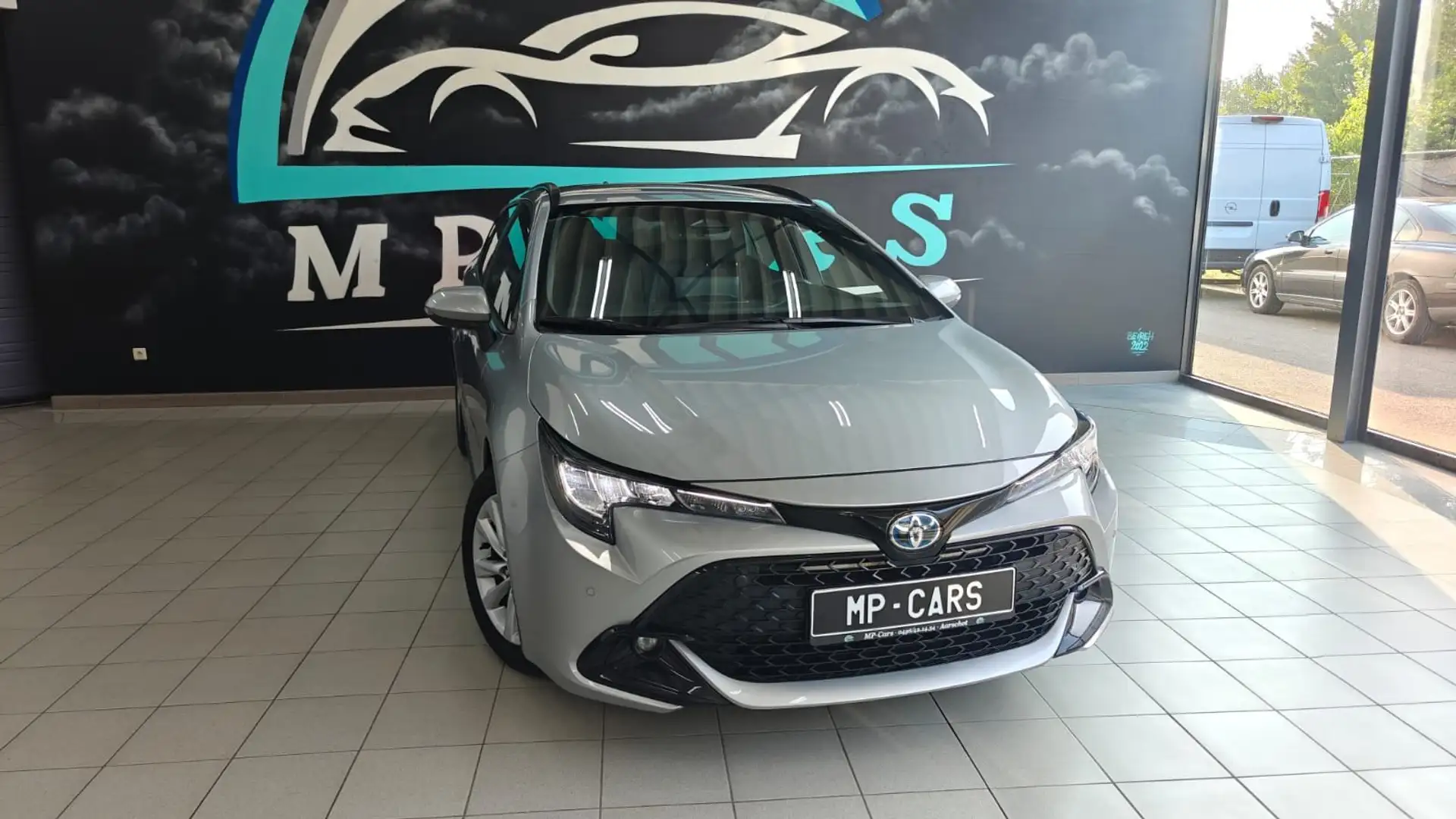 Toyota Corolla TS 1.8 Hybrid Style + techpack e-CVT Silber - 2