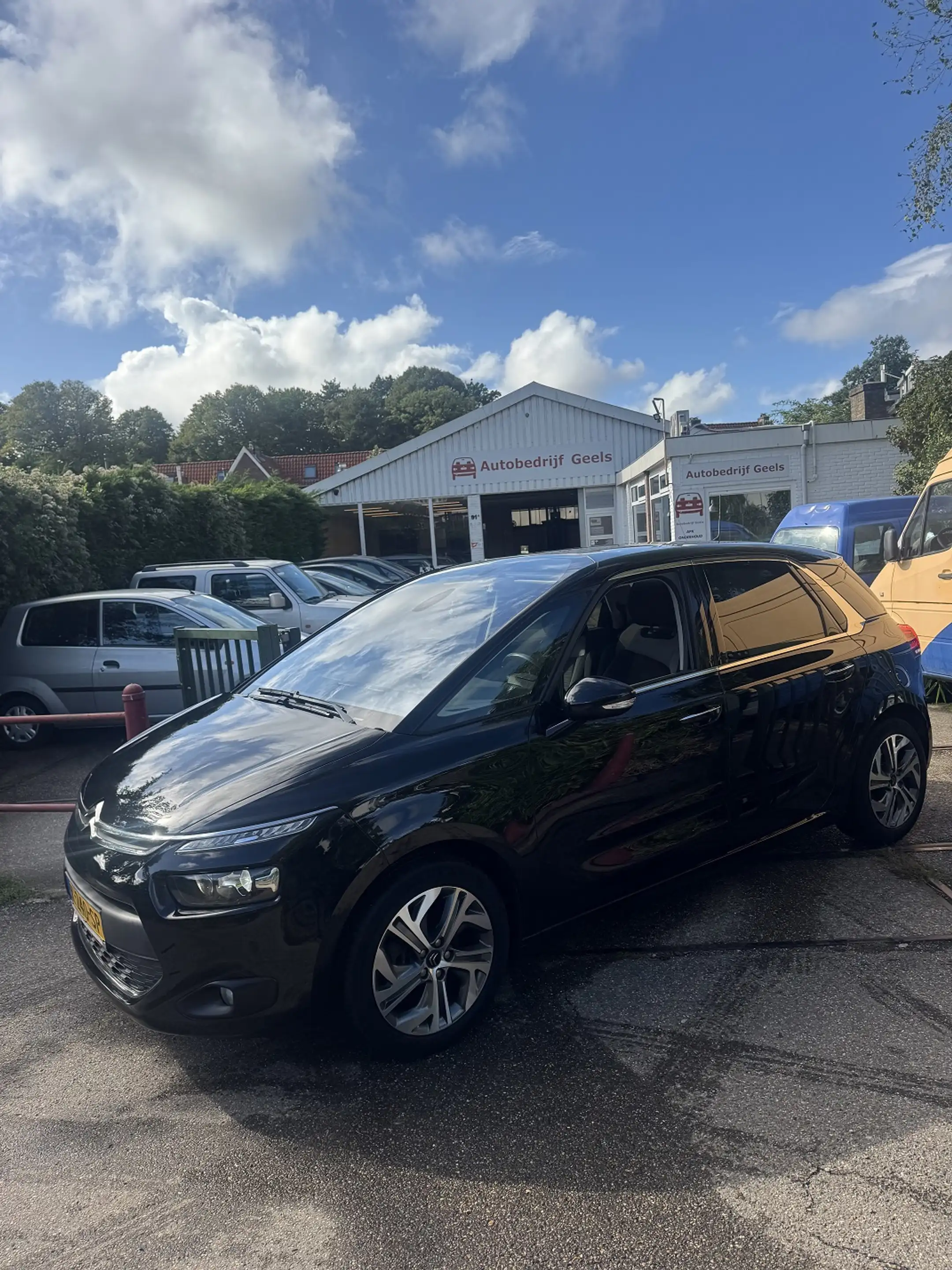 Citroen C4 Picasso 1.2 PureTech Exclusive — photo 2