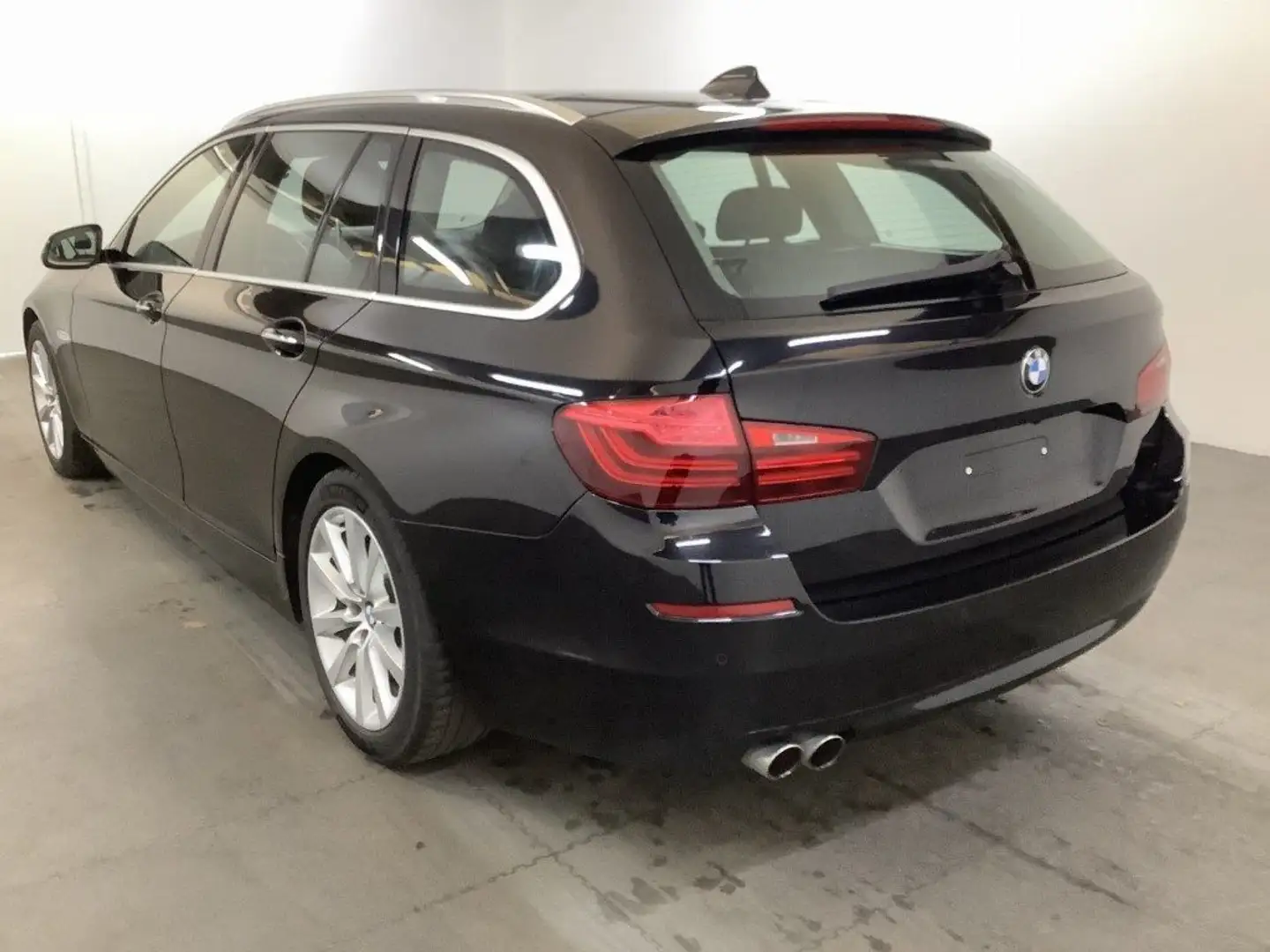 BMW 520 d Touring Luxury Automatica Tetto Pelle Nero - 2