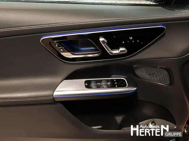 Mercedes-Benz GLC view 9