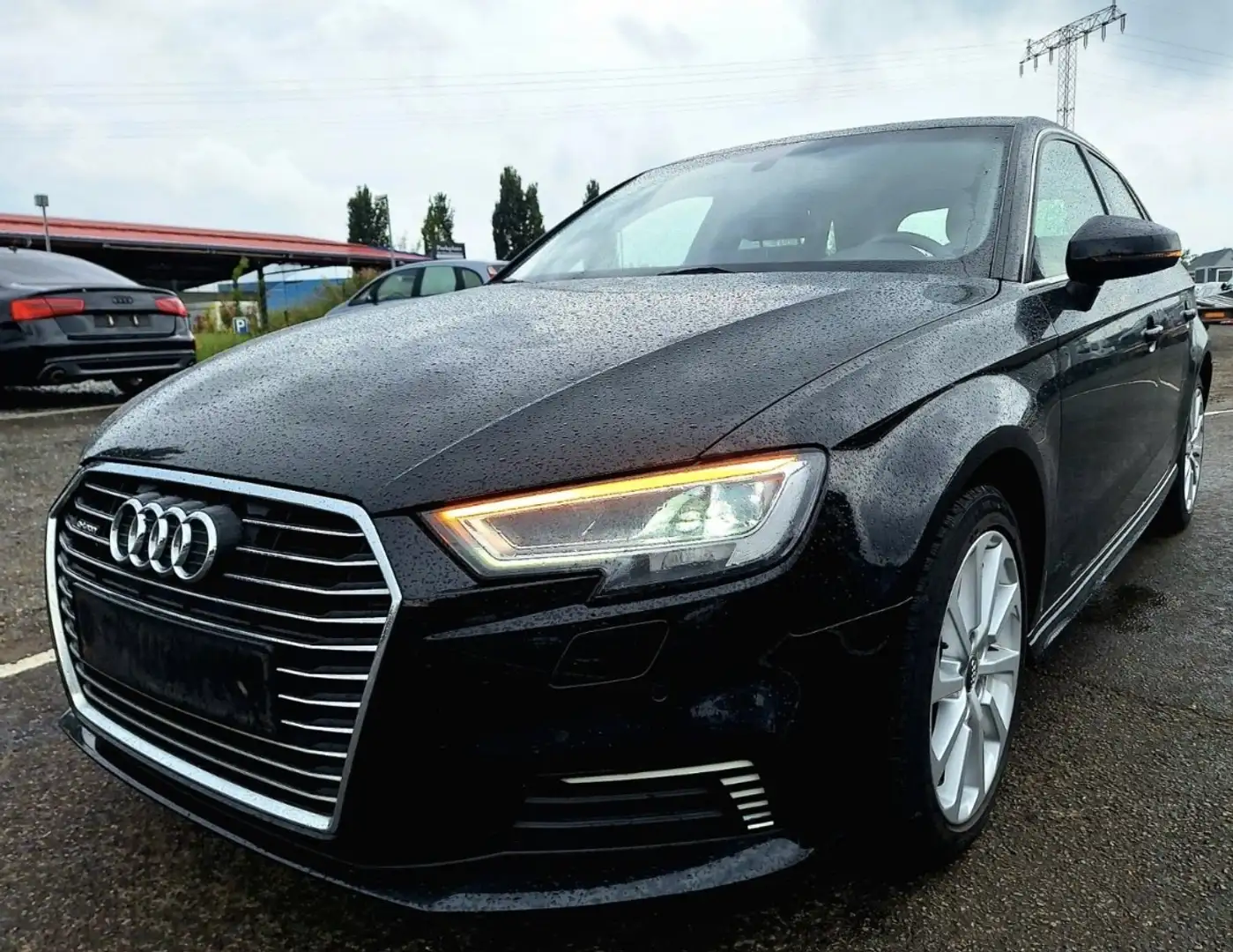 Audi A3 40 e-tron s-line Negro - 2