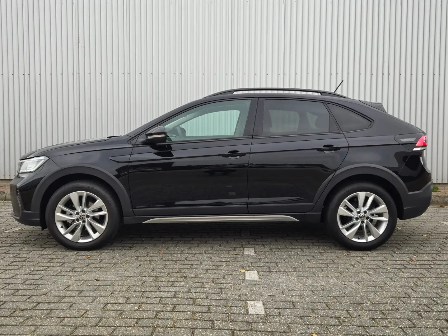 Volkswagen Taigo 1.0 95PK TSI | Life Edition | Airco | Cruise contr Zwart - 2
