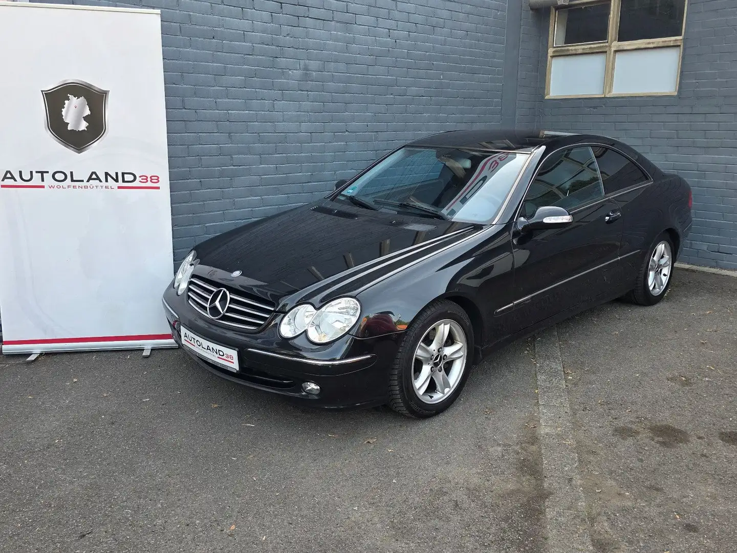 Mercedes-Benz CLK 240 AVANTGARDE Automatik Leder Shz Mfl Schwarz - 1