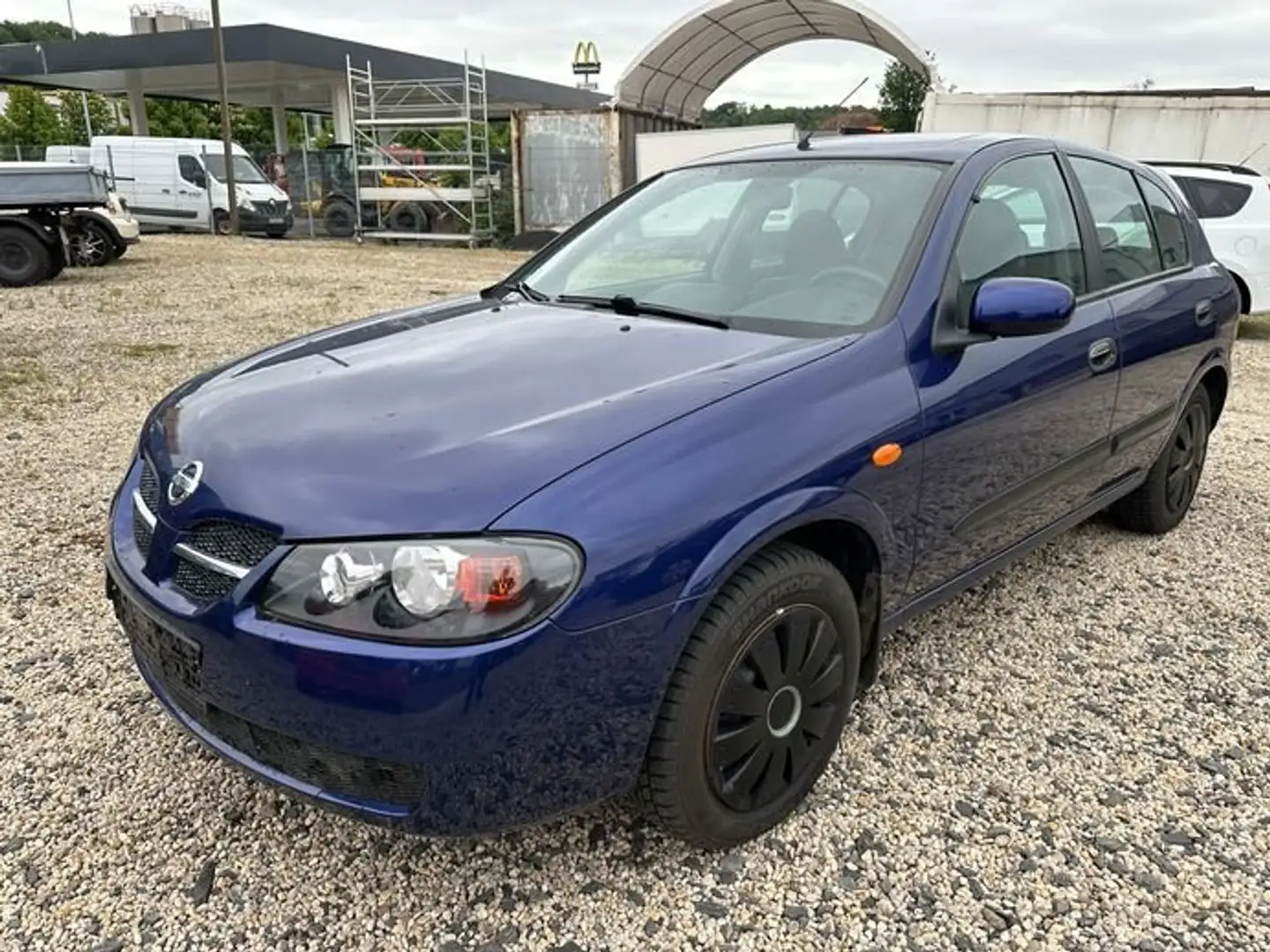 Nissan Almera 1.8 Azul - 1
