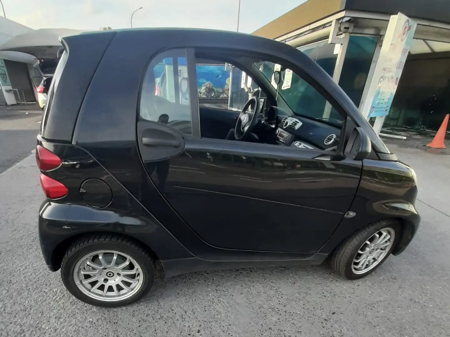 smart forTwo 1.0i Mhd Pure Softouch Zwart - 2