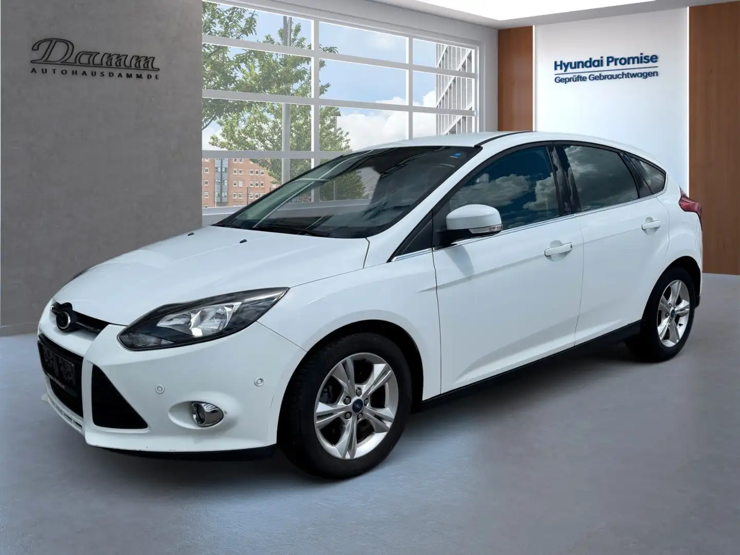 Ford Focus Lim. Champions Edition Bílá - 1